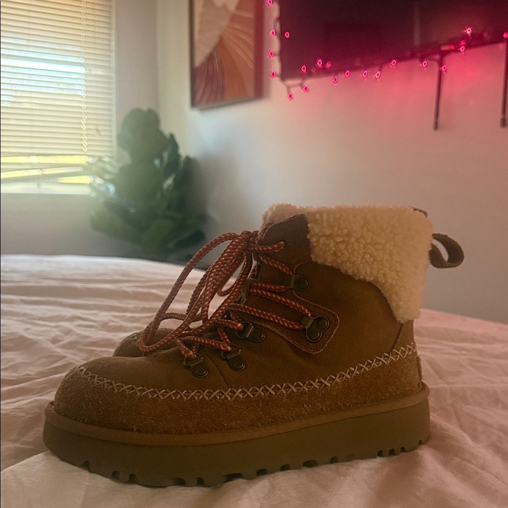 Uggs size 7 women’s
